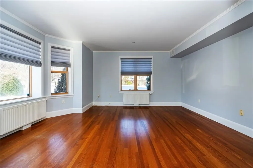 1180 Narragansett Boulevard Cranston RI 02905