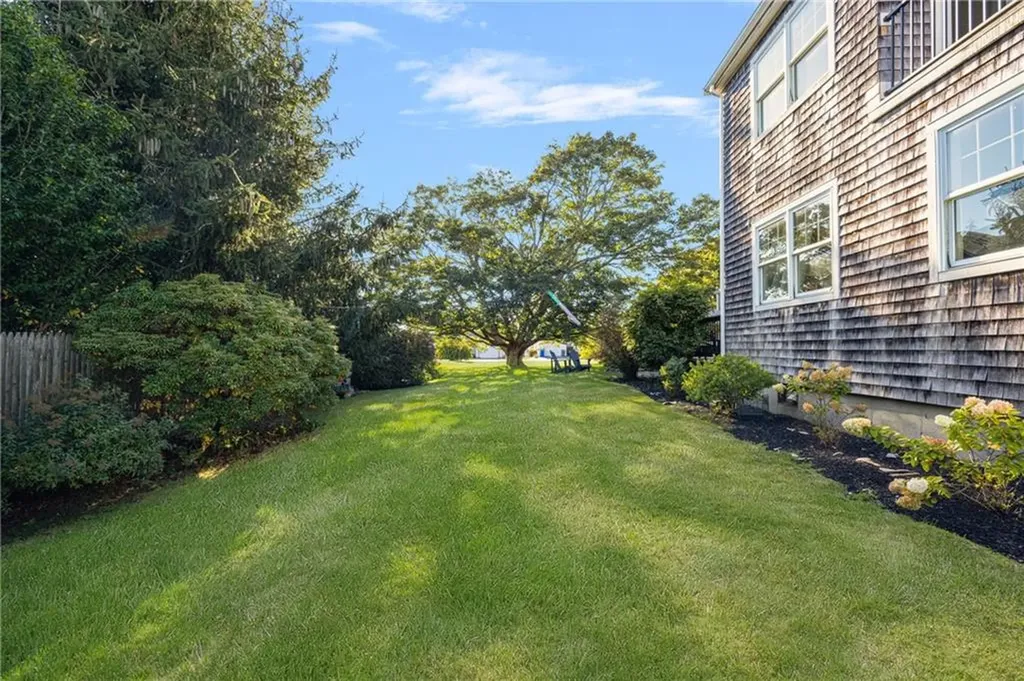 9 White Terrace Middletown RI 02842