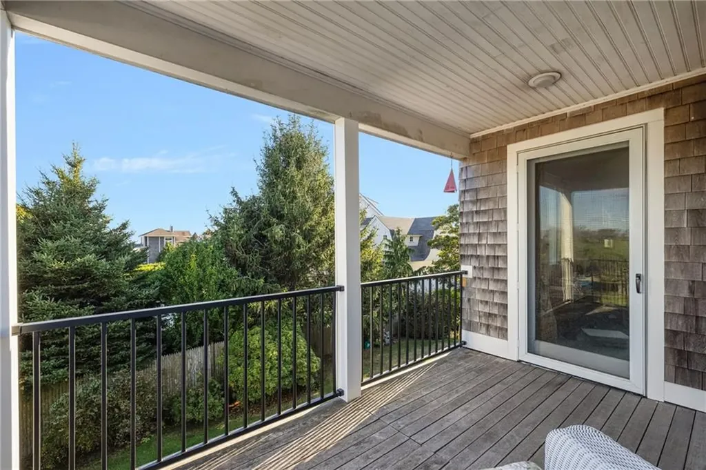 9 White Terrace Middletown RI 02842