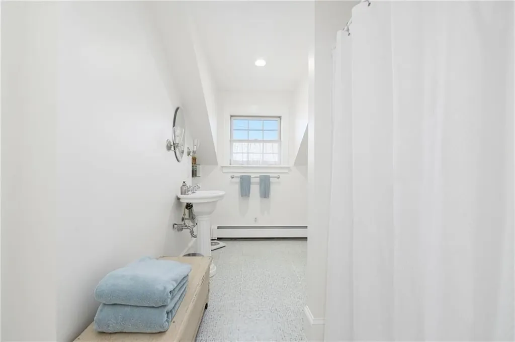 9 White Terrace Middletown RI 02842