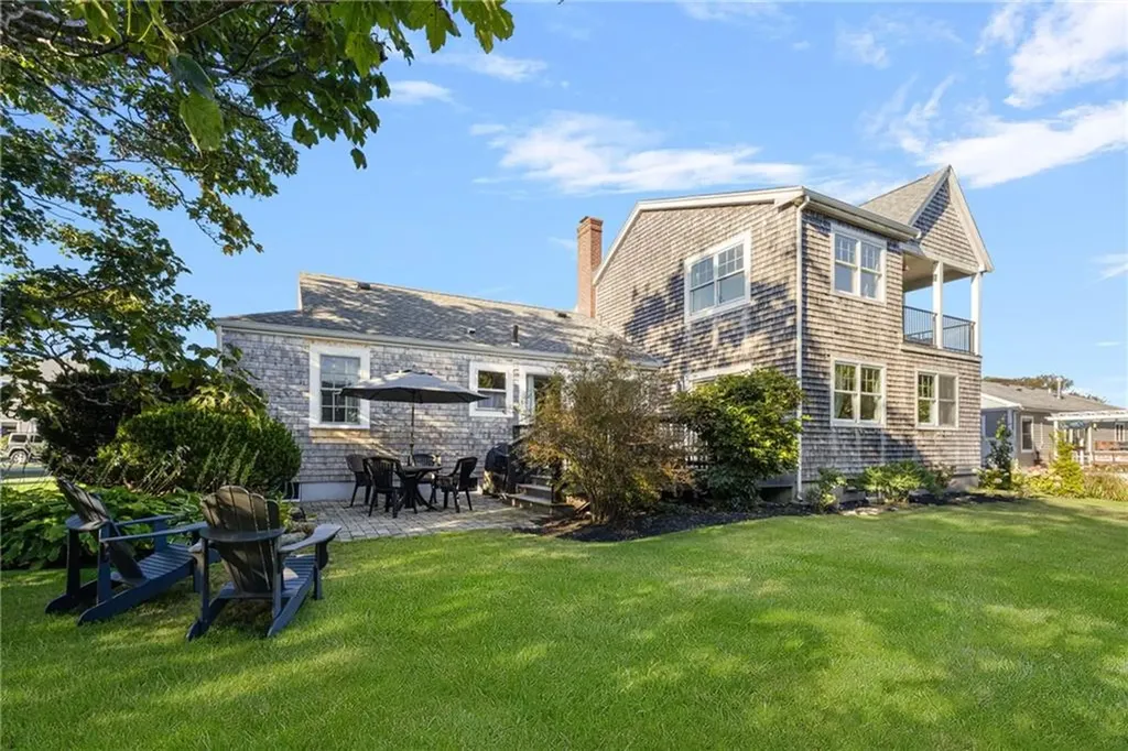 9 White Terrace Middletown RI 02842