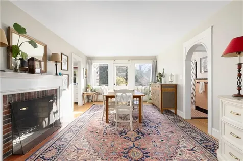 9 White Terrace Middletown RI 02842