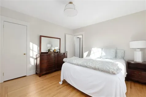 9 White Terrace Middletown RI 02842
