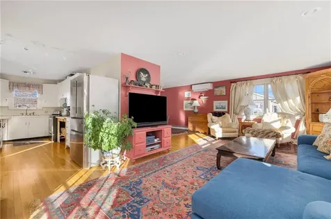 9 White Terrace Middletown RI 02842