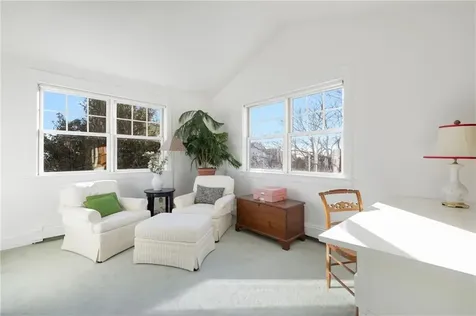 9 White Terrace Middletown RI 02842