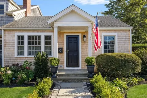 9 White Terrace Middletown RI 02842