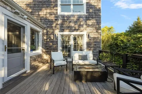 9 White Terrace Middletown RI 02842