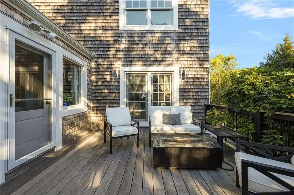 9 White Terrace Middletown RI 02842