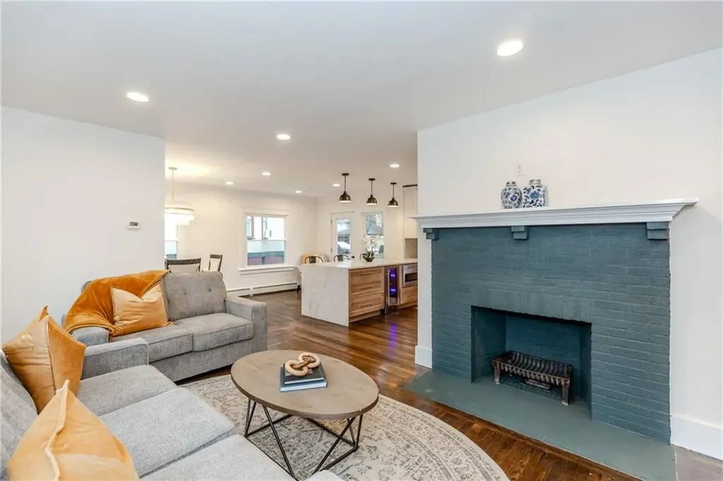 126 Columbia Avenue Cranston RI 02905