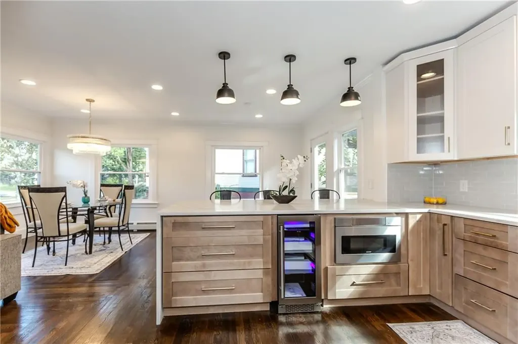 126 Columbia Avenue Cranston RI 02905