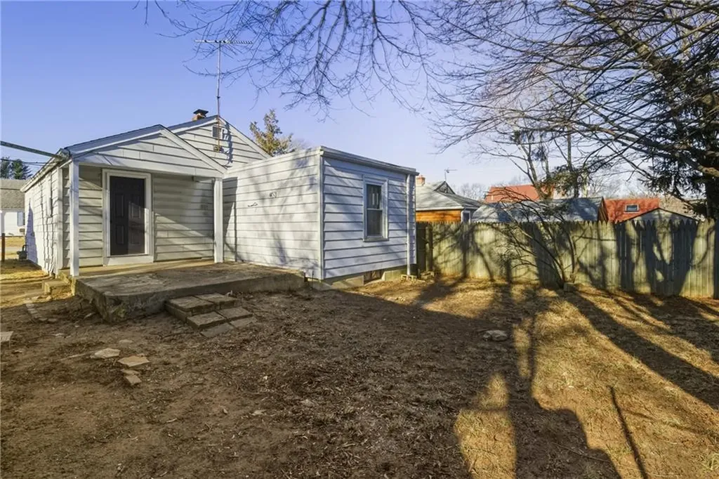 6 Field Avenue West Warwick RI 02893