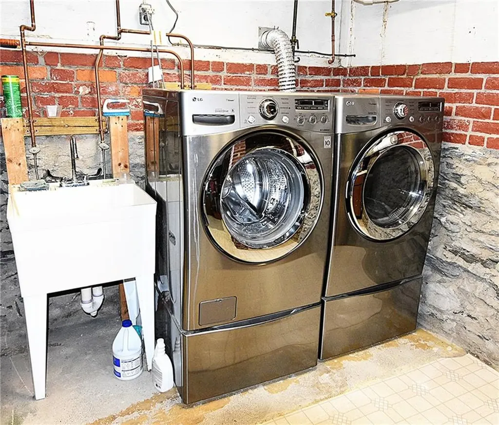 227 Irving Avenue Providence RI 02906