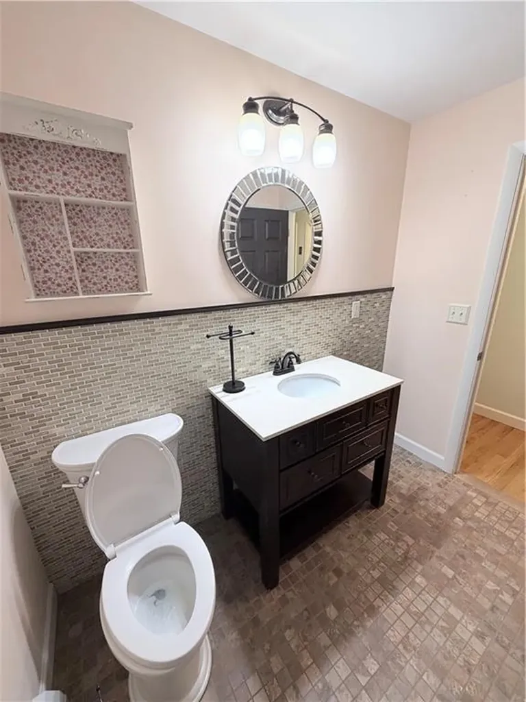 69 Hazelwood Avenue East Providence RI 02914