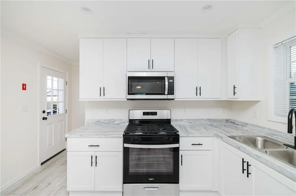 1346 Newport Avenue Attleboro MA 02703