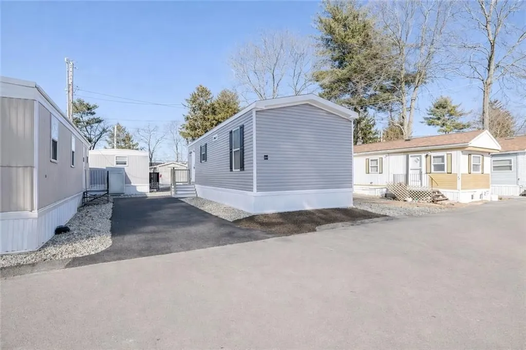 1346 Newport Avenue Attleboro MA 02703