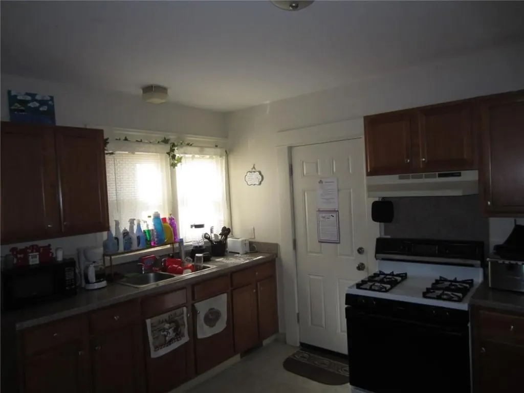 25 31 Moore Street Central Falls RI 02863