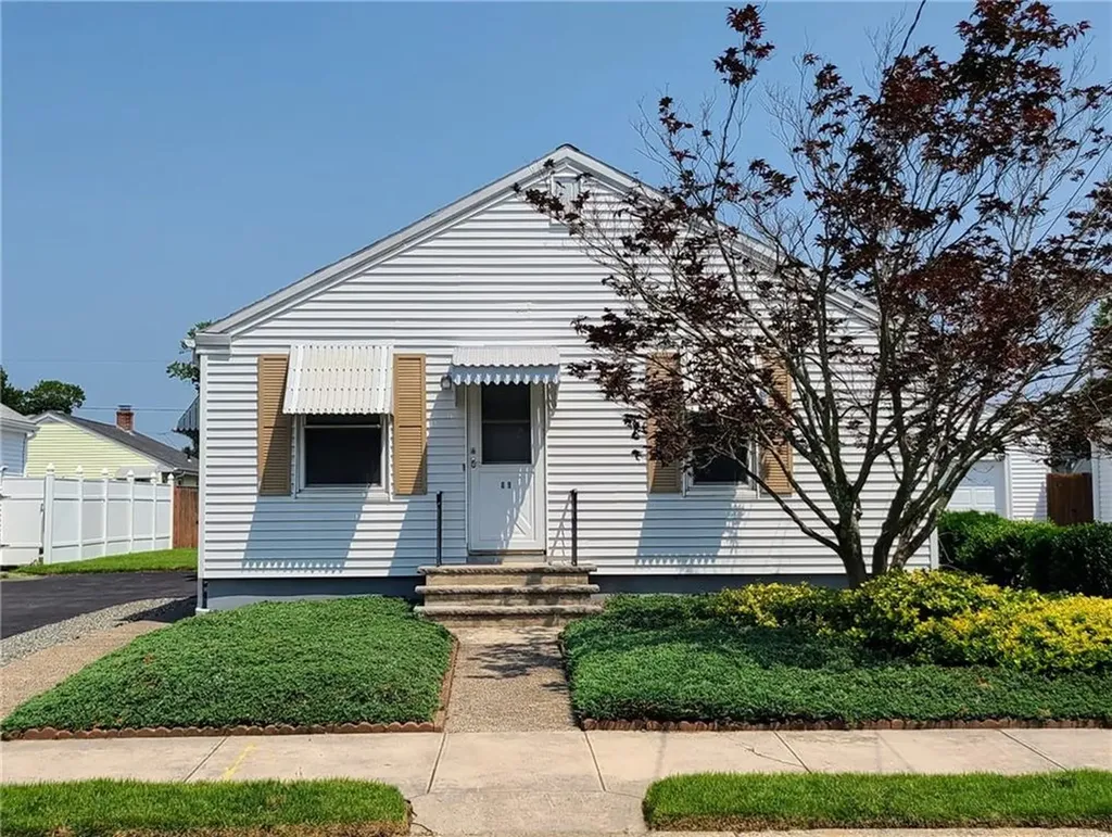 69 Maplewood Drive Pawtucket RI 02861