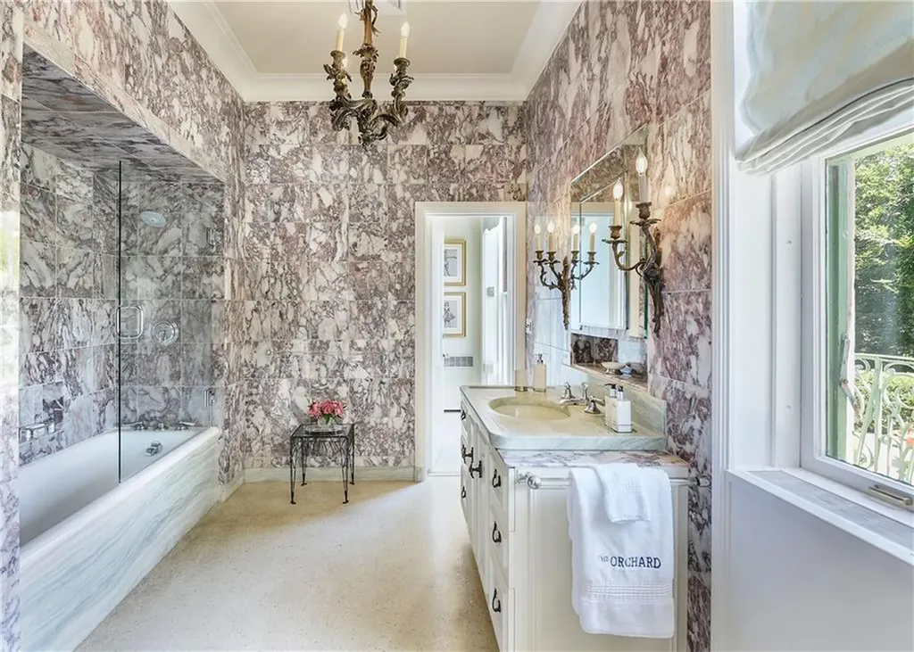 180 Narragansett Avenue Newport RI 02840