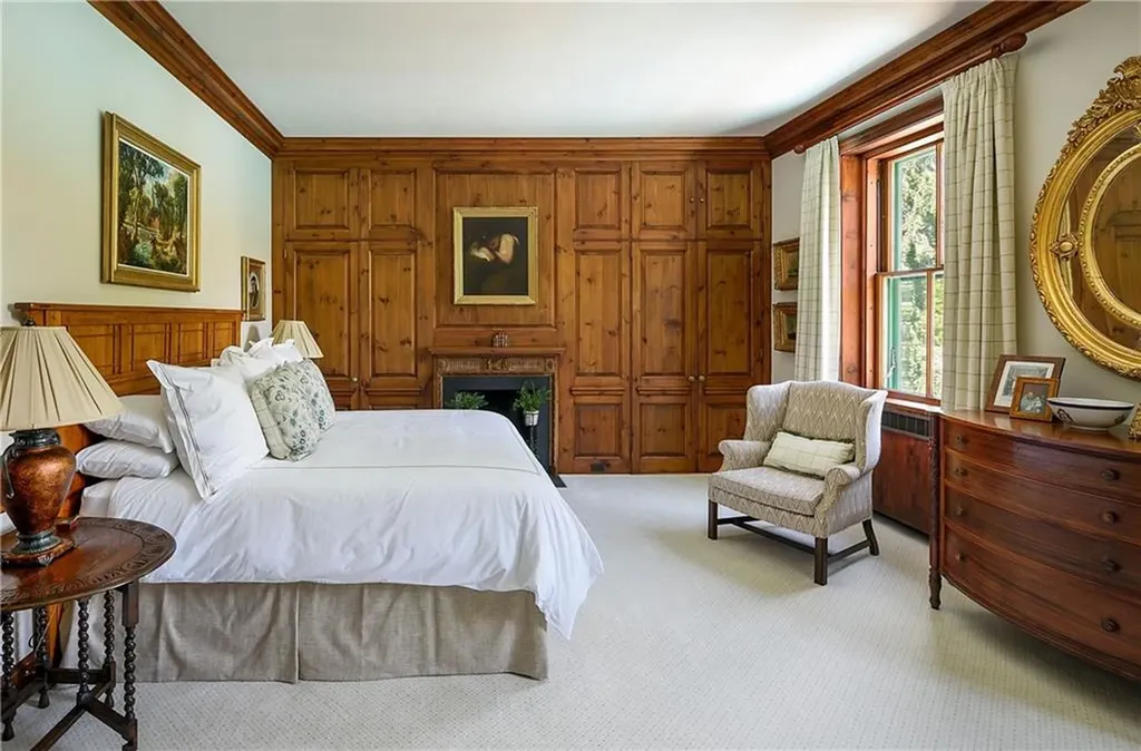 180 Narragansett Avenue Newport RI 02840