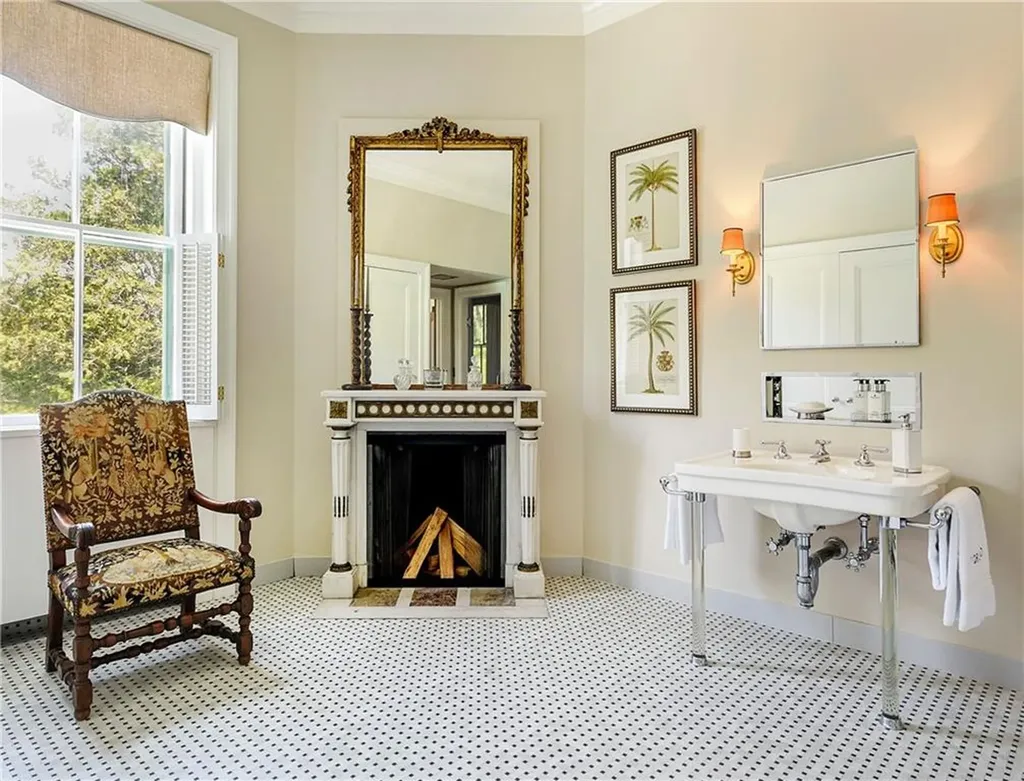 180 Narragansett Avenue Newport RI 02840