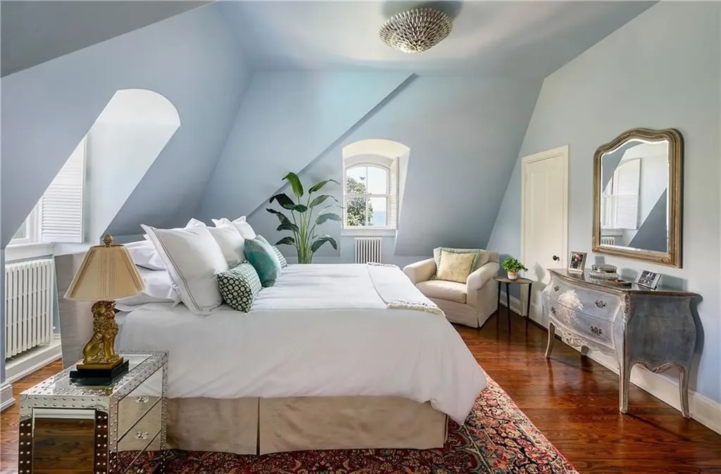 180 Narragansett Avenue Newport RI 02840