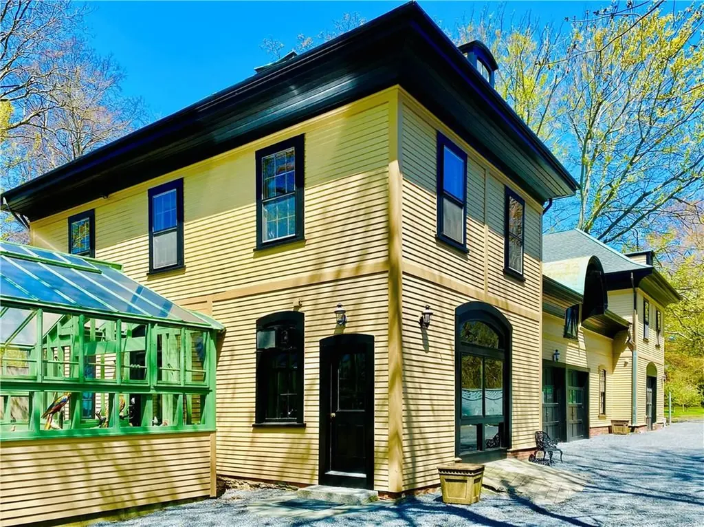 180 Narragansett Avenue Newport RI 02840