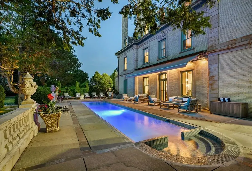 180 Narragansett Avenue Newport RI 02840