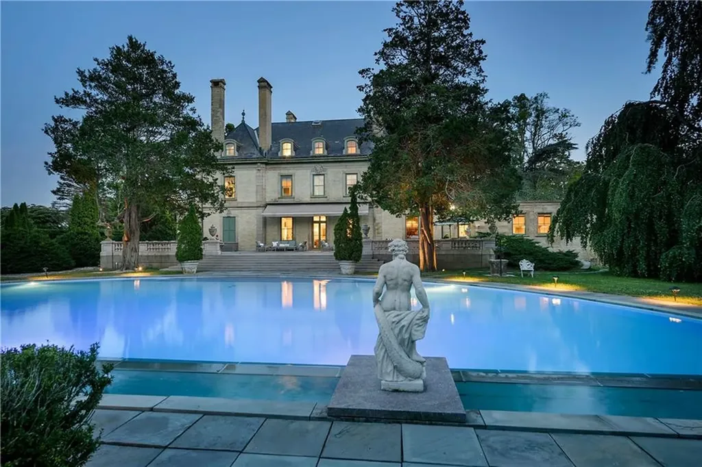 180 Narragansett Avenue Newport RI 02840