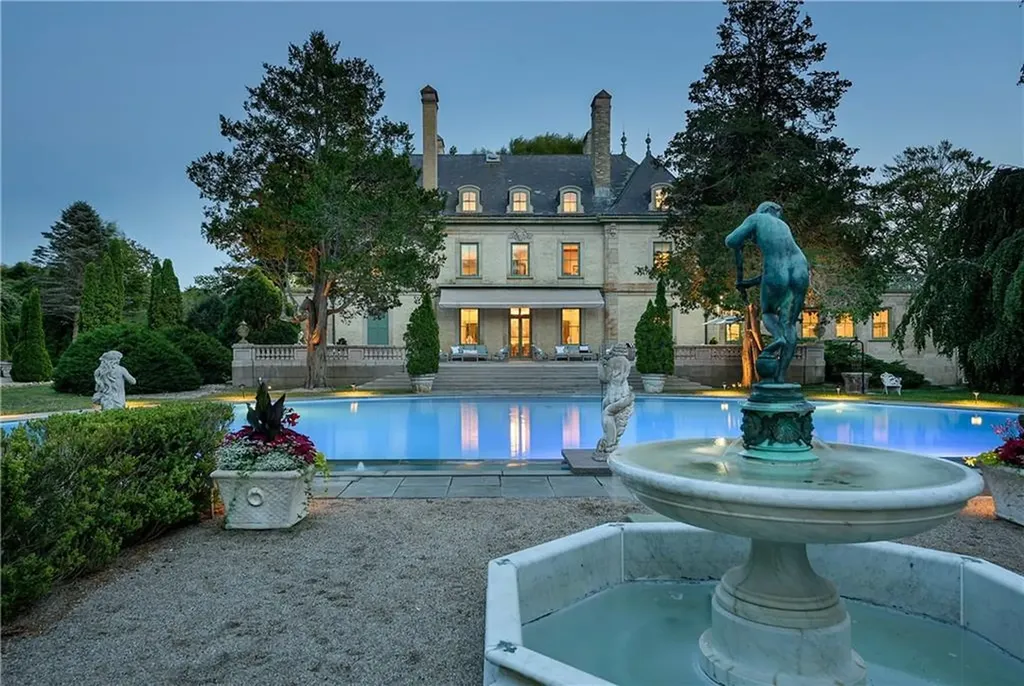 180 Narragansett Avenue Newport RI 02840