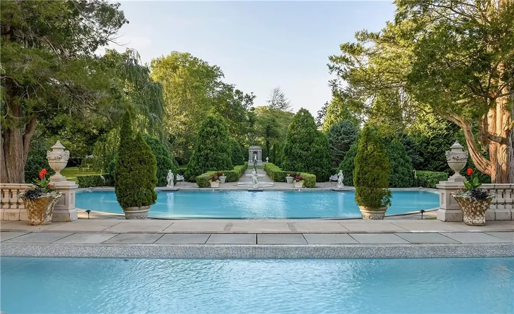 180 Narragansett Avenue Newport RI 02840