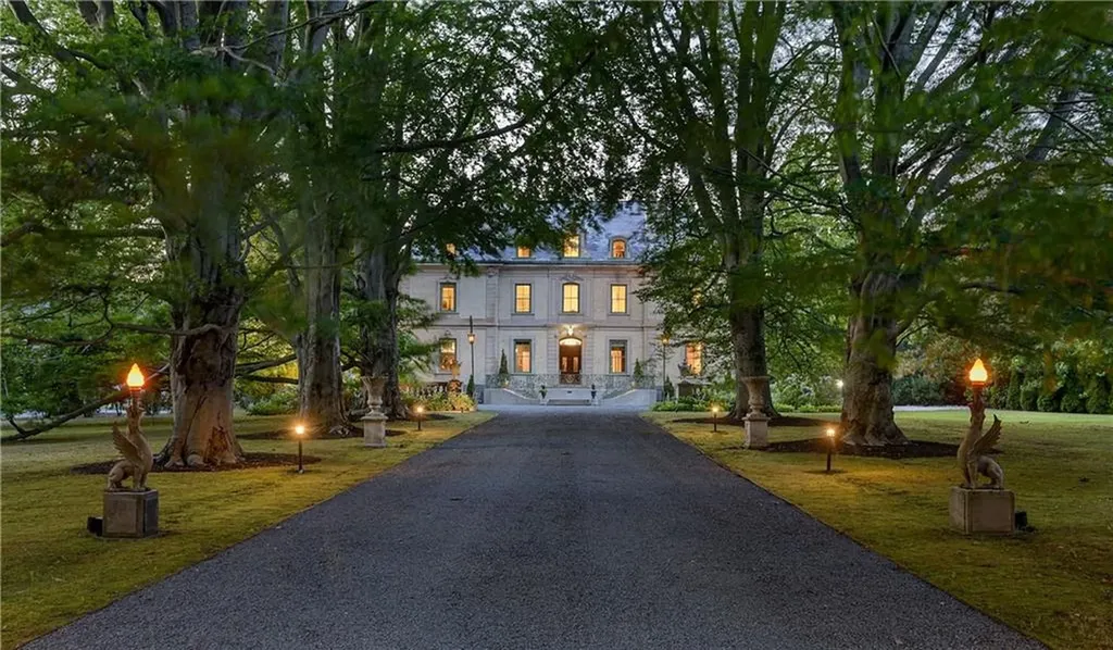 180 Narragansett Avenue Newport RI 02840
