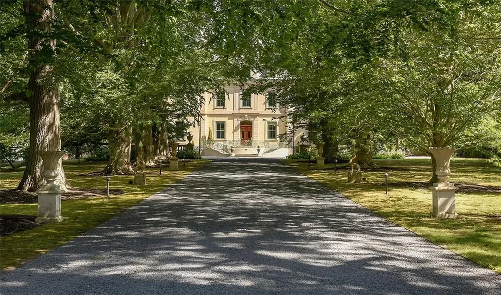 180 Narragansett Avenue Newport RI 02840