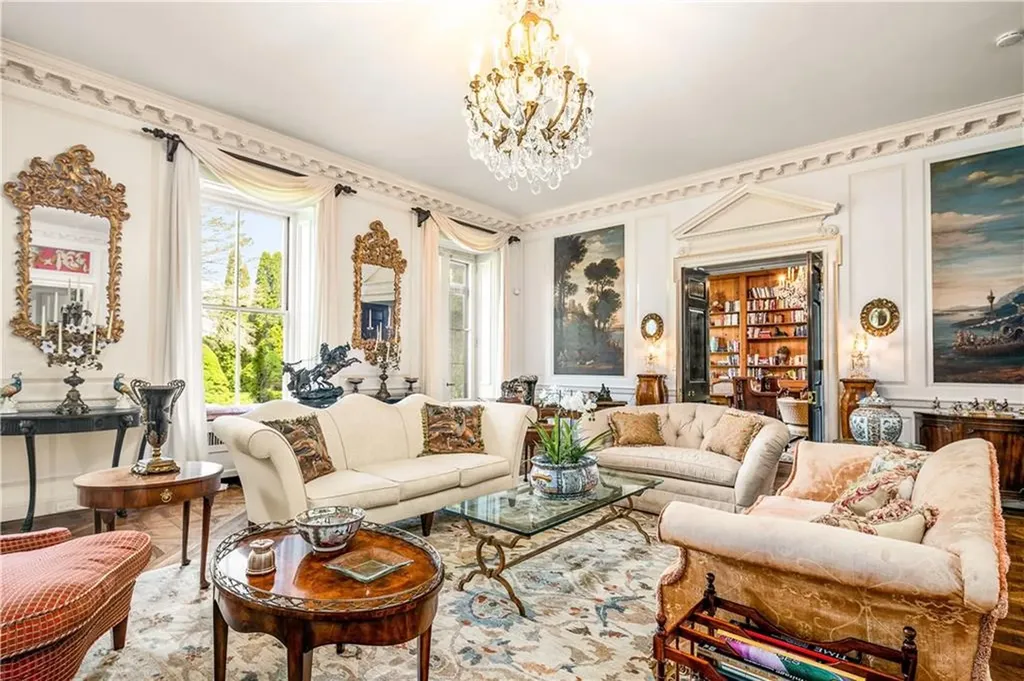 180 Narragansett Avenue Newport RI 02840