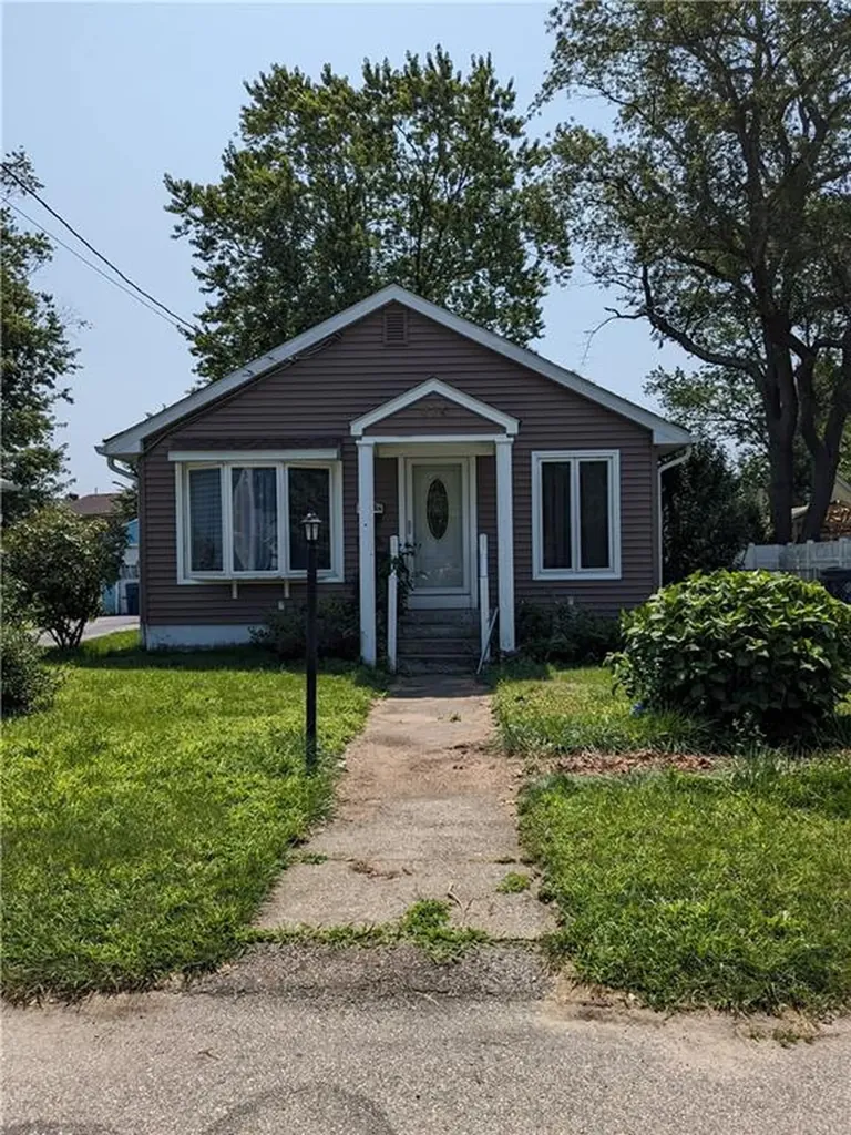 276 Adams Street Warwick RI 02888