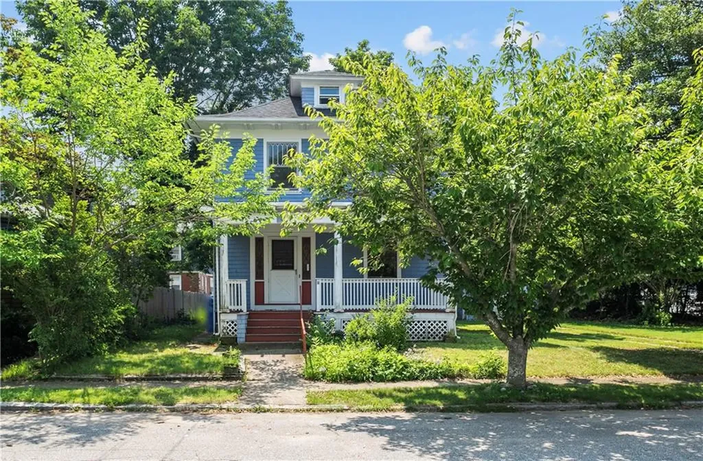 20 Stratford Road Cranston RI 02905