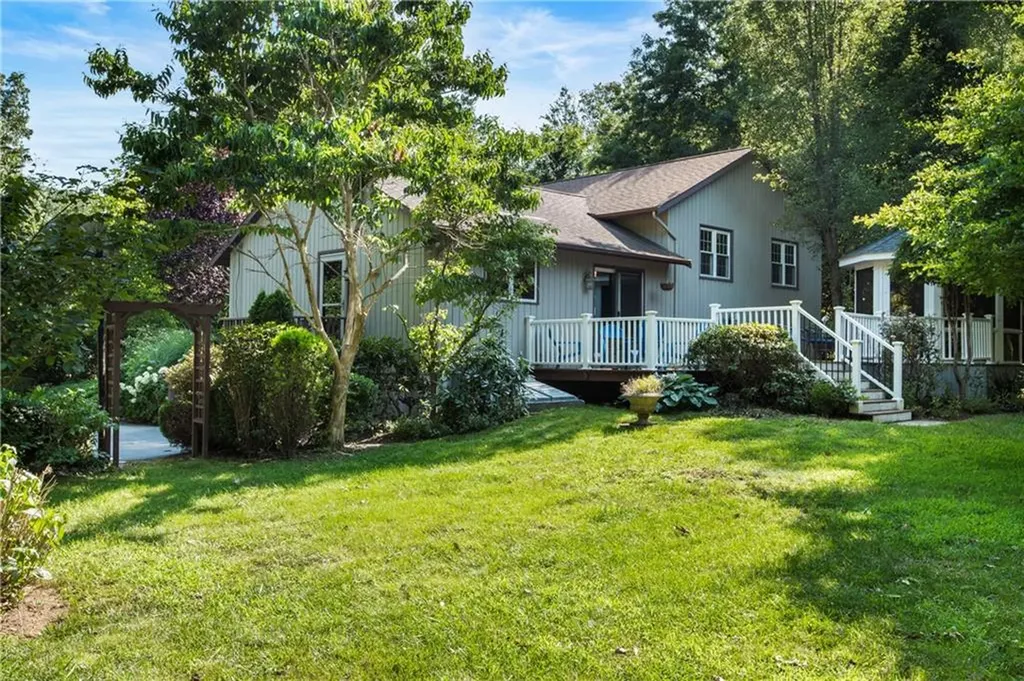 128 Captains Circle Tiverton RI 02878
