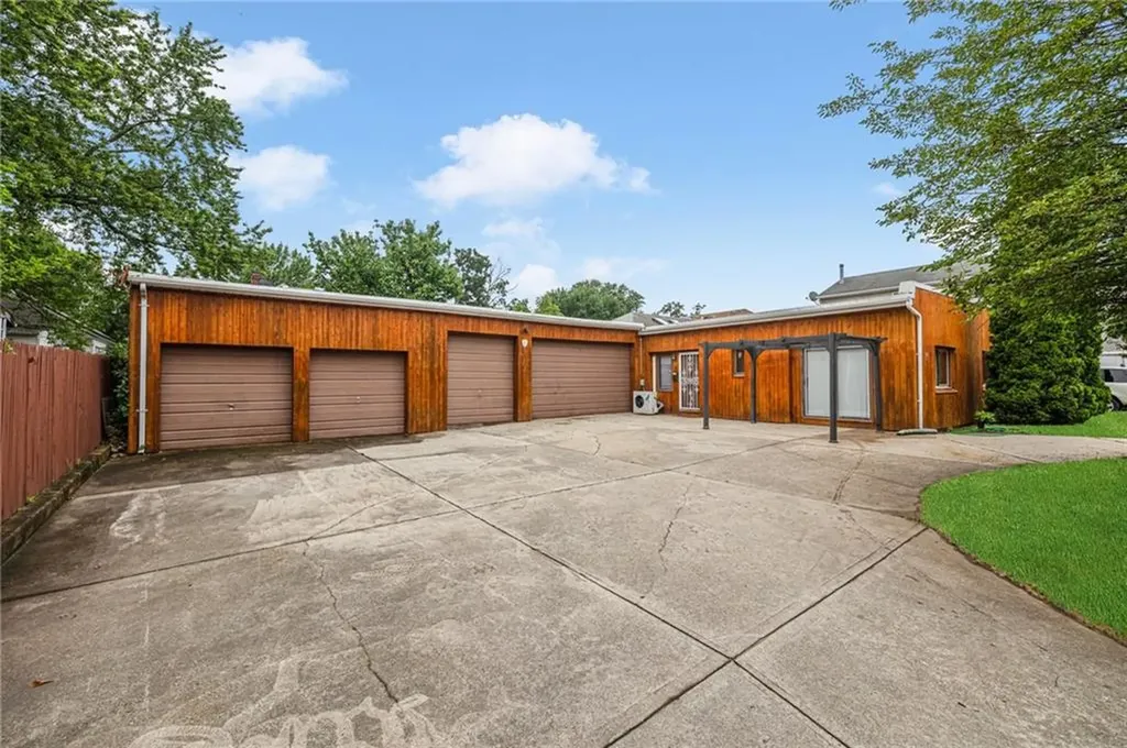38 Arlington Avenue Cranston RI 02920