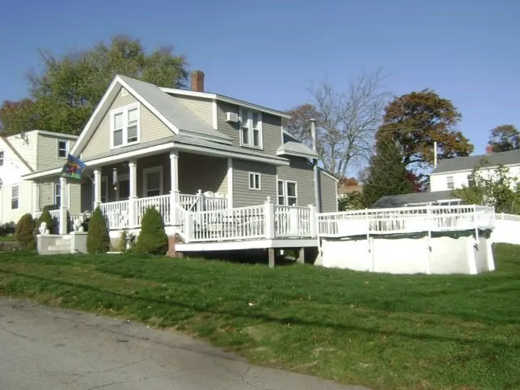 65 Brinton Avenue Warwick RI 02889