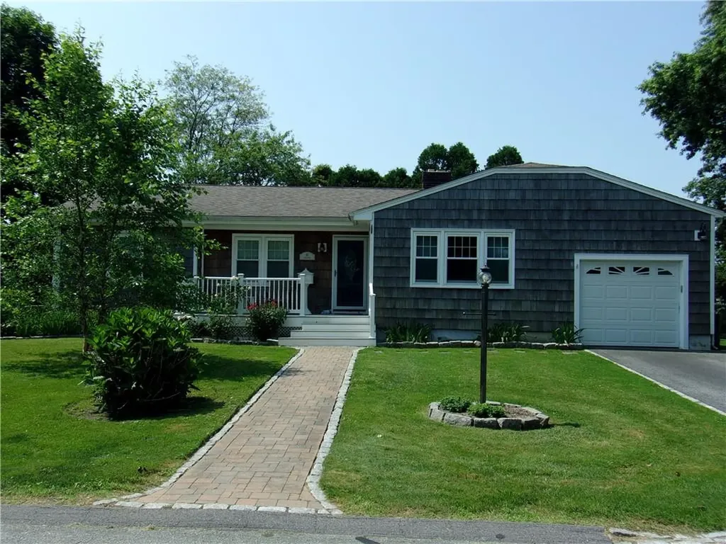41 Dudley Avenue Newport RI 02842