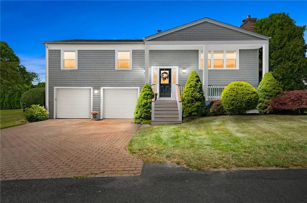 26 Sunnyside Avenue Bristol RI 02809