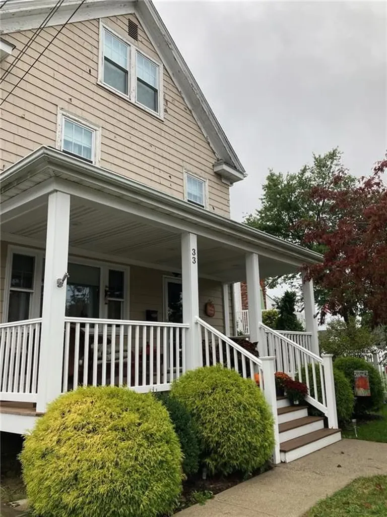 33 Carrie Brown Avenue Warwick RI 02888