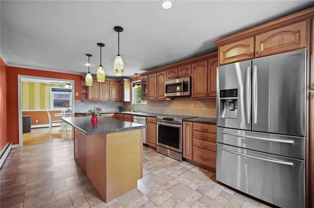 79 Collingwood Drive Warwick RI 02886