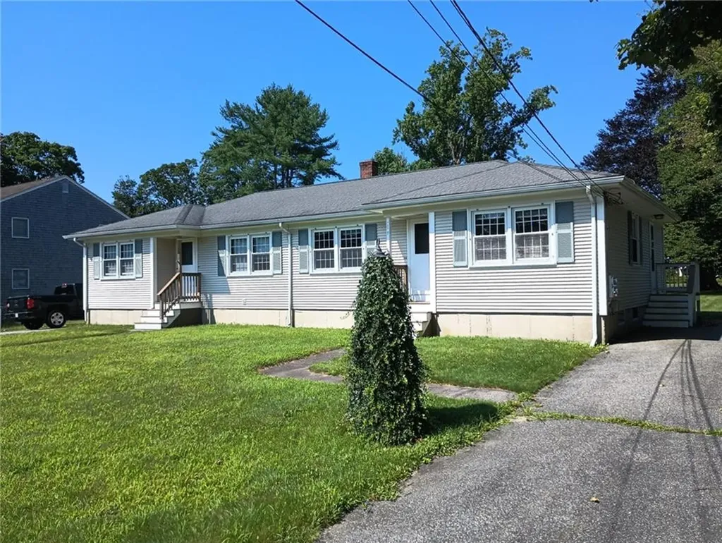 5 Lang Avenue Bristol RI 02809