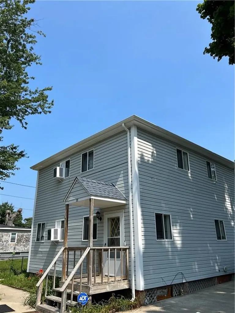 52 Blake Street Warwick RI 02889
