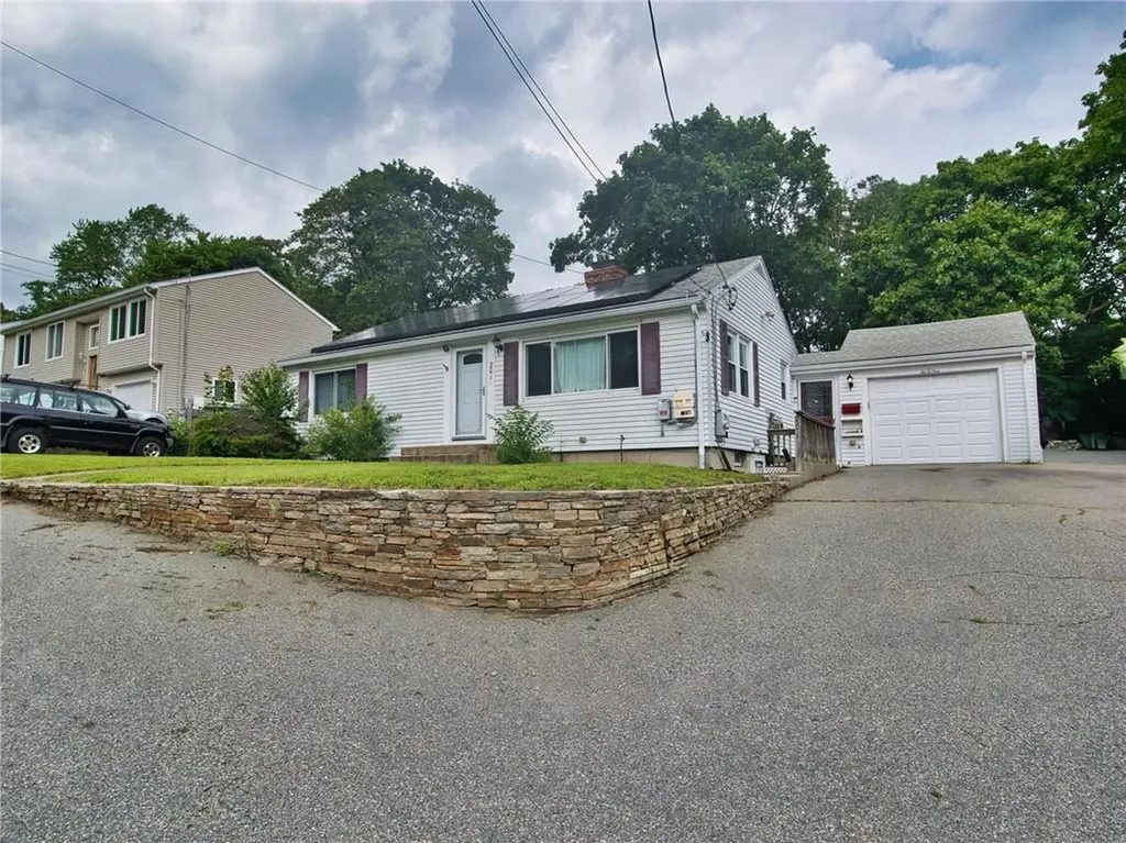 201 Curtis Street Cranston RI 02920
