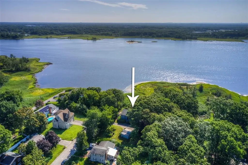 45 Charles Street Barrington RI 02806