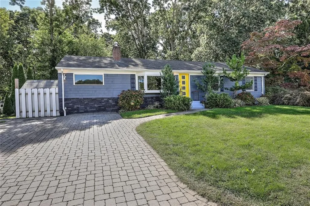 33 Charles Street Barrington RI 02806