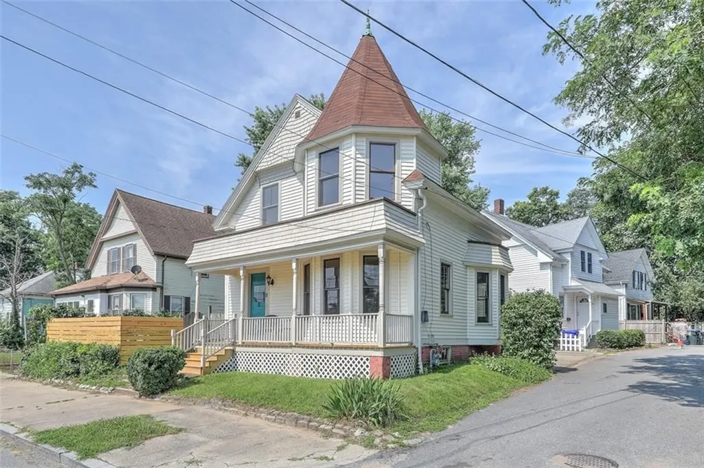 11 Alger Avenue Providence RI 02907