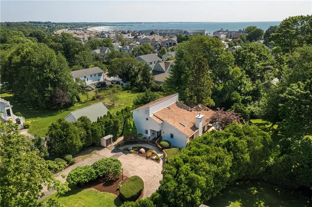 40 Robinson Street Narragansett RI 02882