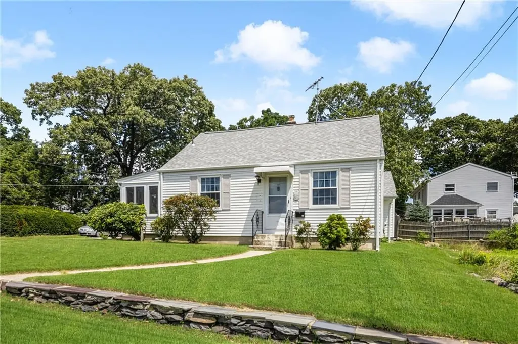 101 Everleth Avenue Warwick RI 02888